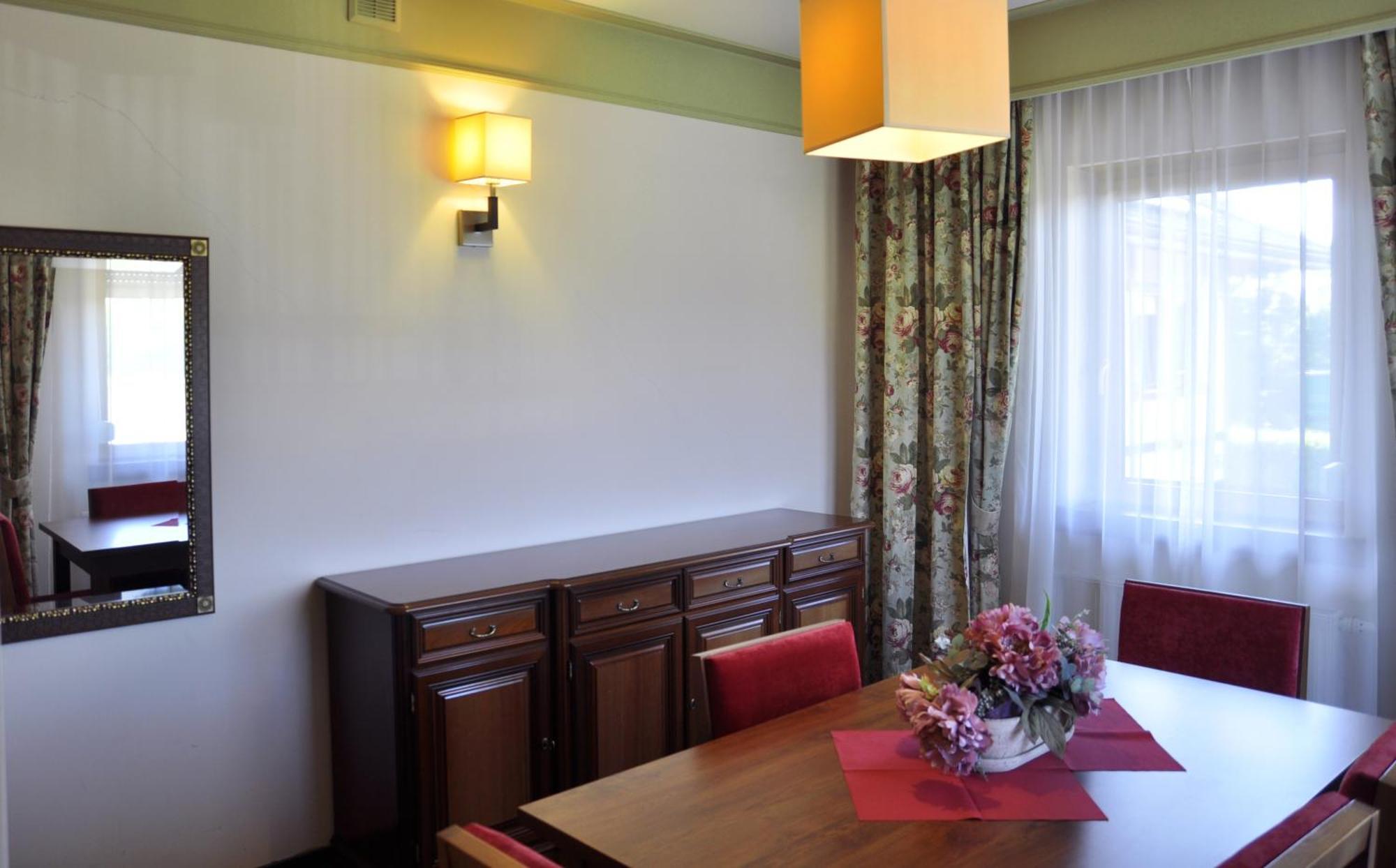 Ahotel Czechowice-Dziedzice Exterior photo
